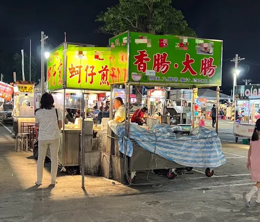 大腸包小腸加料「有活蛆」噁爆 攤商休息蚵仔煎照賣 南市衛生局稽查發現過期甜辣醬