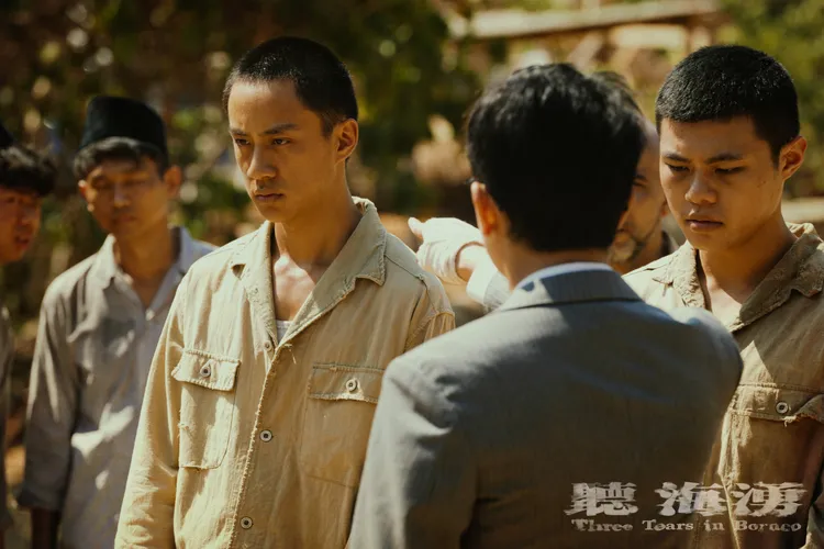 吳翰林（左）成為戰犯並被指控是屠殺案兇手。公視提供