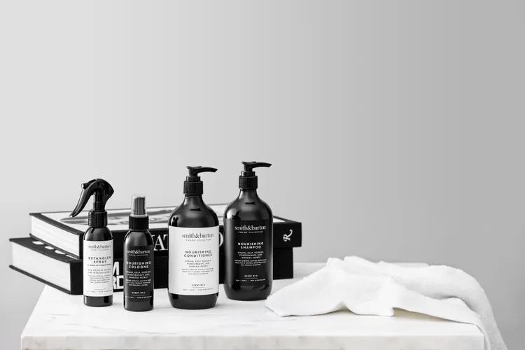 smith&burton滋養豐系列，洗毛精250ml／800元、500ml／1200元；護毛乳250ml／800元、500ml／1200元；抗菌護毛噴霧125ml／750元。品牌提供