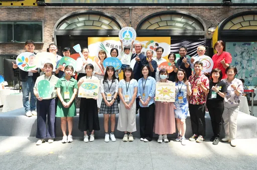 113年教育部祖父母節全國記者會暨徵件頒獎典禮　祖孫作伙下廚「趣」　世代共煮傳家味
