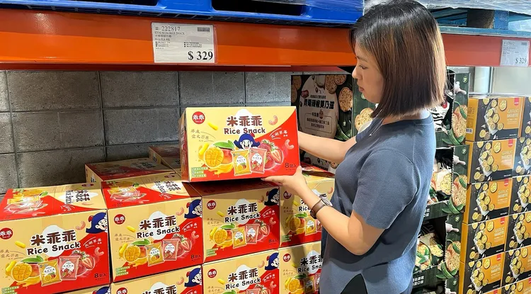 好市多提供嚴選台灣在地好米製成的乖乖牌米乖乖綜合箱（芒果+草莓風味），為中元節供品首選之一。業者提供