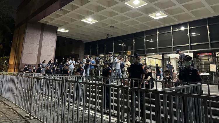 北檢門口情況。彭欣偉攝