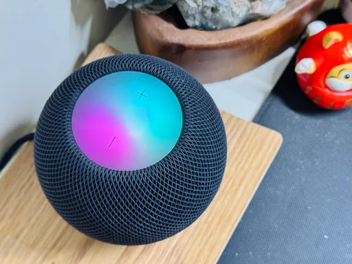 苹果HomePod mini午夜色开箱 小巧外型与四大智慧功能全面解析