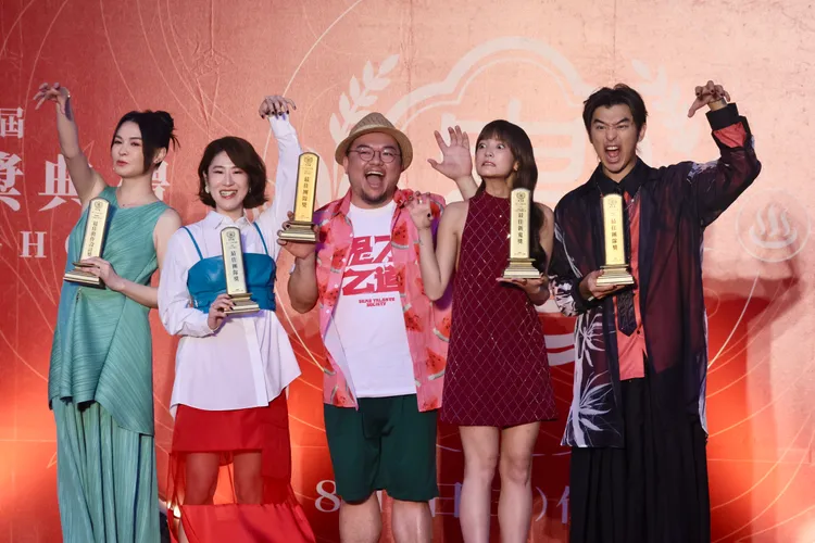 張榕容（左起）、百白、瘦瘦、王淨和陳柏霖。彭欣偉攝