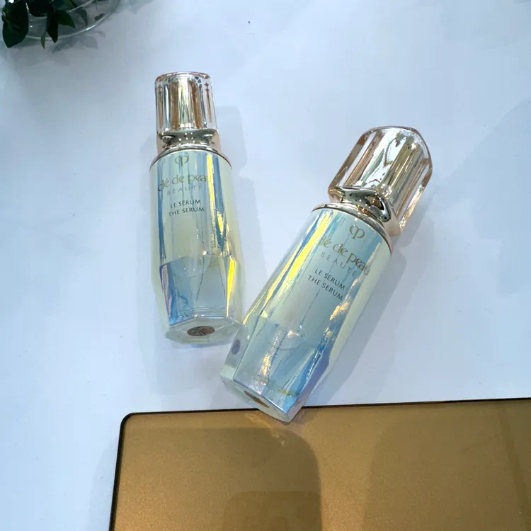 肌膚之鑰推出全新「激光瓶」精萃光采激光晶露，50ml／8500元。張家玲攝