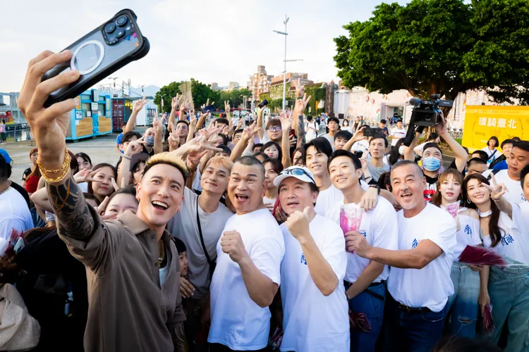 《角頭－大橋頭》主演群掃街。曼尼娛樂提供