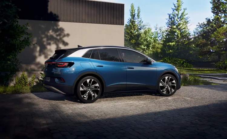 Volkswagen ID.4（圖）和ID.5搭載的MEB模組化電動車平台，標榜將車輛平整化同時平衡車重，空間更為寬敞且更易操控。原廠照片