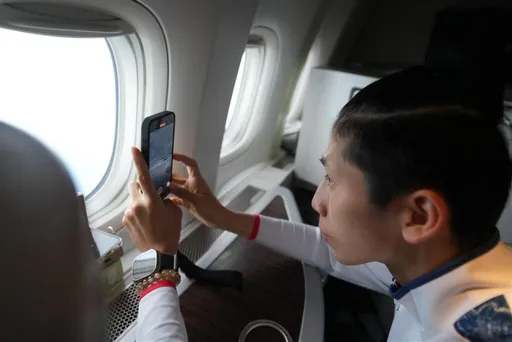 拳后凱旋歸國!林郁婷接獲「新任務」 文大包2遊覽車接機