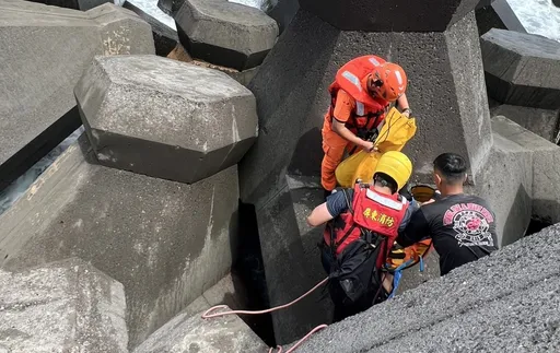 潛水中心3同事核三廠外傳意外!2女卡消波塊 36歲女溺水送醫不治