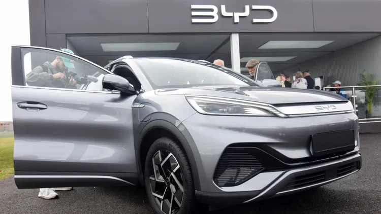 經濟部跨部會研擬國產車新制，推出「中國車款」在台組裝強制國產化。資料照