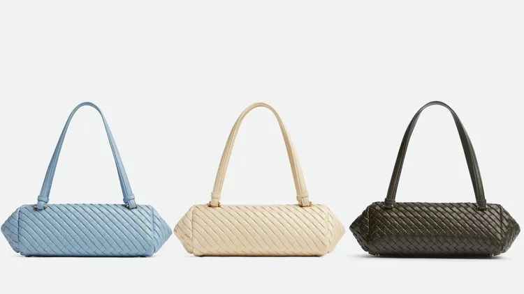 Let's go編織皮革肩背包，各9萬6200元。品牌提供