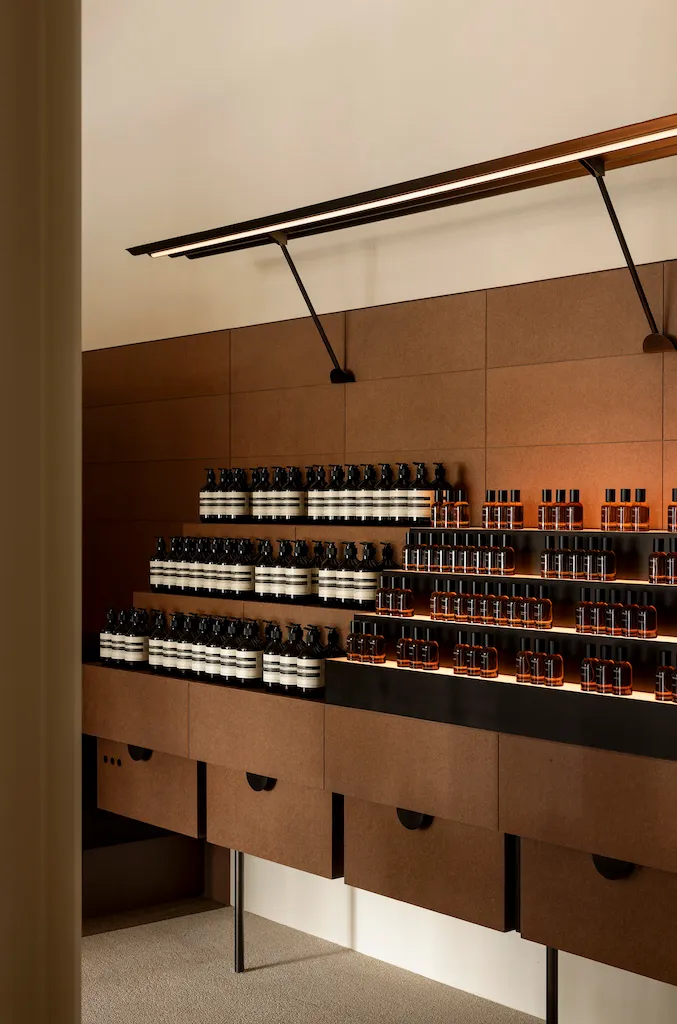 Aesop台中概念店以傳統生鮮市場為設計靈感。品牌提供