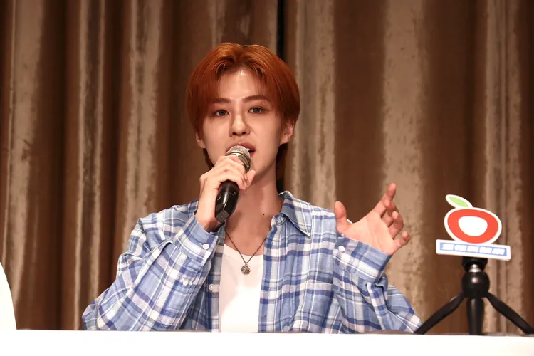 AYDEN瘋奧運，對自己的女裝很有自信。彭欣偉攝