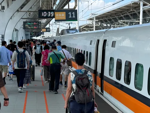 高鐵加開136班次列車 中秋假期6天疏運8/16開放購票