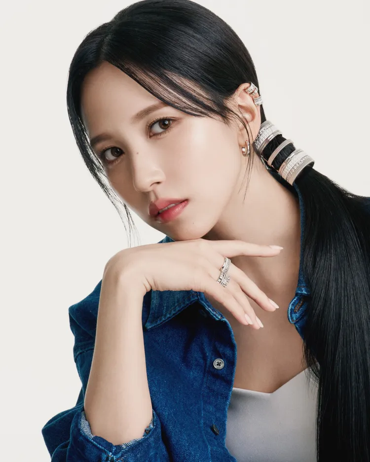 TWICE日本成員Mina成為珠寶品牌BOUCHERON的品牌大使。品牌提供