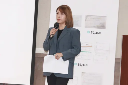 民眾黨記者會陳智菡哭了 不斷拭淚用行動力挺柯文哲