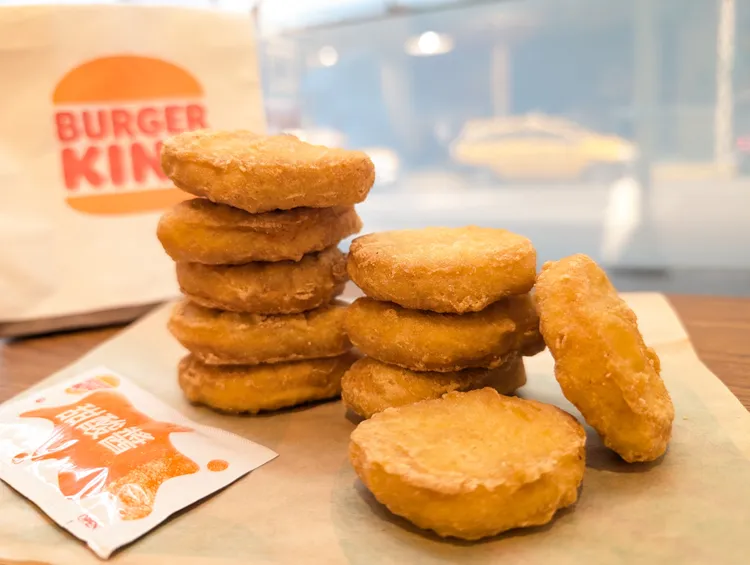 即日起至9月23日期間，買10塊雞塊只要59元。漢堡王提供