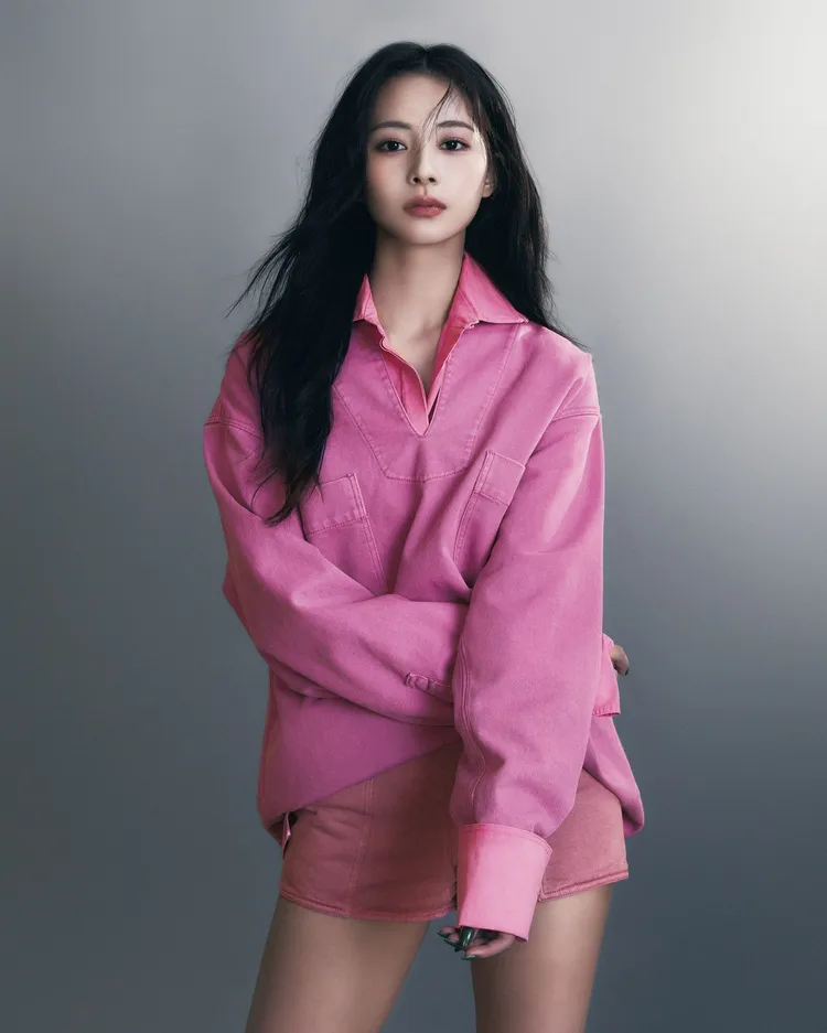 周子瑜外型亮眼，13歲就在韓國打拼，耕耘12年有成，成為首位在韓國培訓出個人專輯的台灣藝人。翻攝TWICE X（推特）