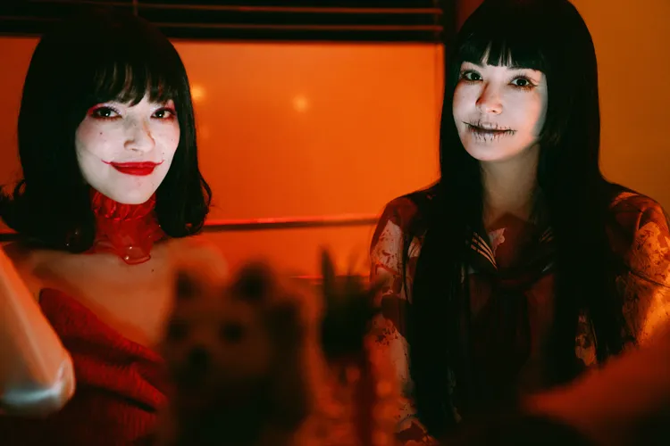 姚以緹和張榕容相愛相殺。牽猴子提供