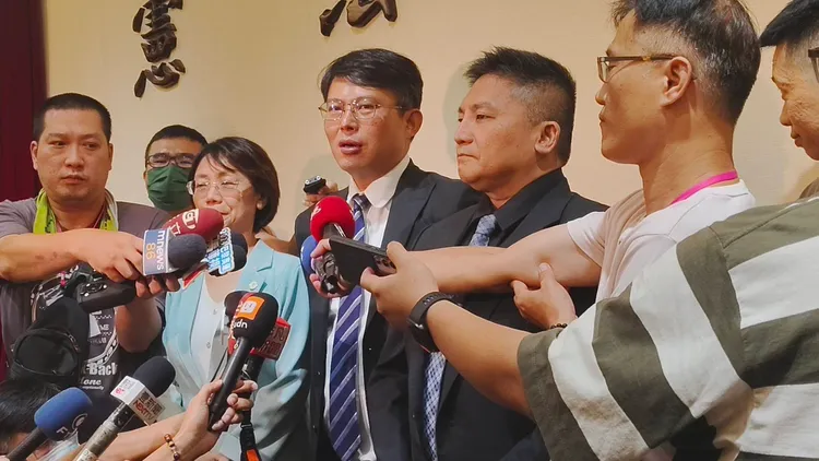 立委黃國昌辯論後受訪說，希望大法官扮演的台灣民者憲挣守護者，而不是民進黨利益守護者。張欽攝影