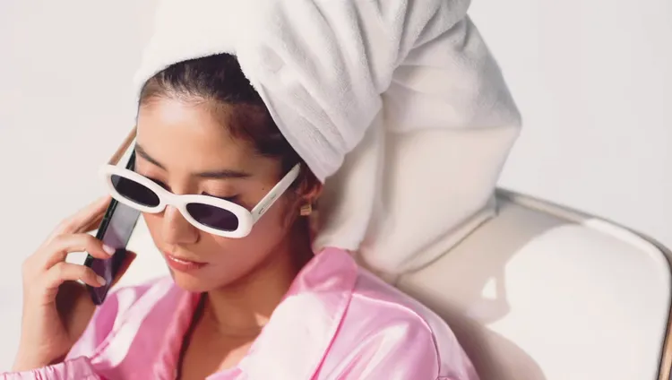 女神瑞瑪席丹在MV中化身「傲嬌芭比」。翻攝YouTube