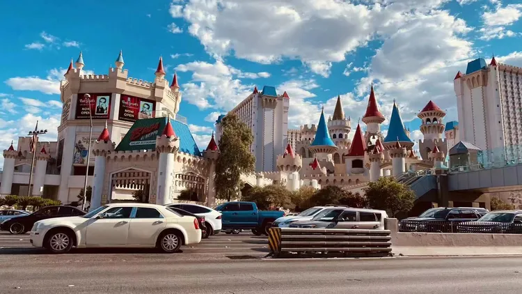 雄獅旅遊「美西大峽谷、拉斯維加斯8日」優惠價58999元起。雄獅旅遊提供