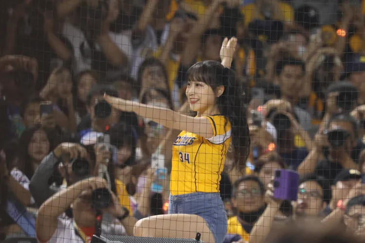 邊荷律跳韓國啦啦隊舞。彭欣偉攝