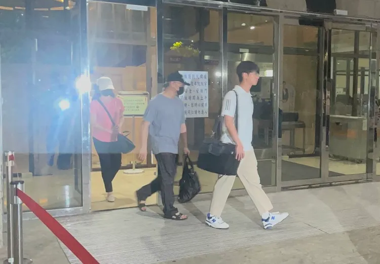 另外4名被告相繼交保。張沛森攝