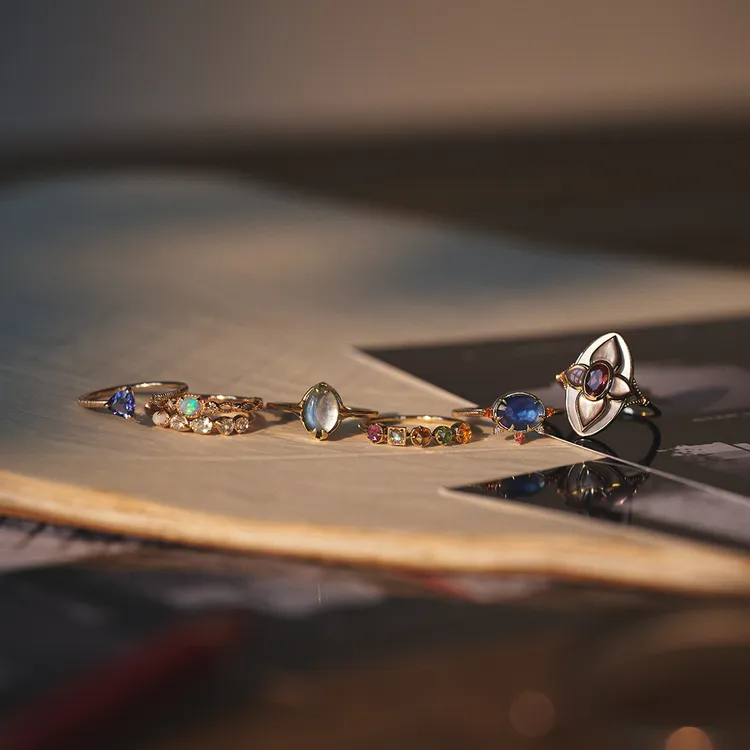 哥德式建築也成為秋季新品設計之一。品牌提供