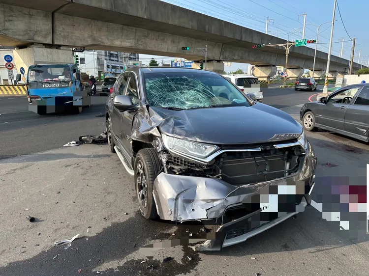 車禍現場。中壢警分局提供