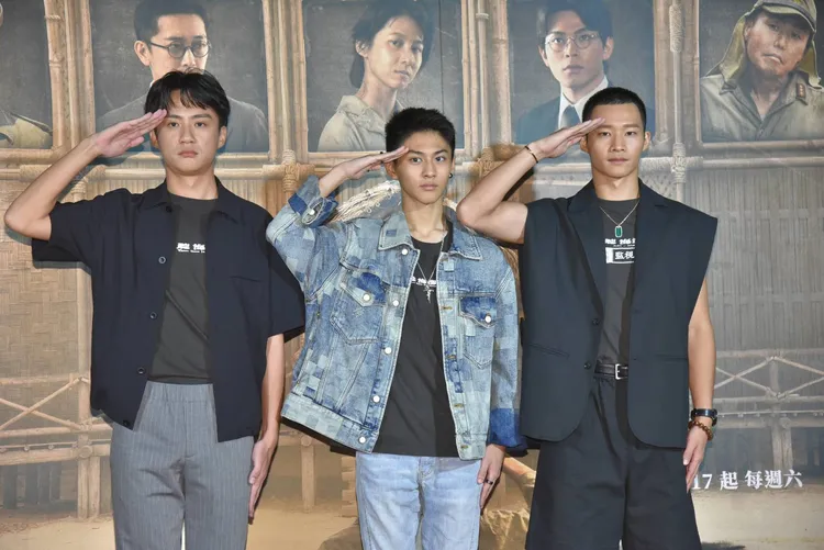 黃冠智（右起）、朱宥丞、吳翰林飾演臺籍戰俘監視員三兄弟。攝影中心攝