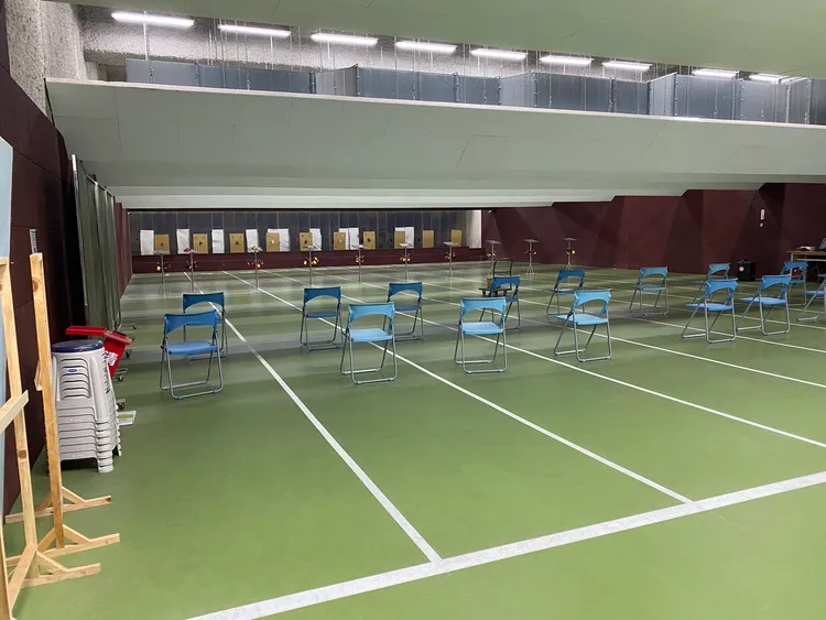 台南市警局以永康分局室內靶場為例，指出現行科技、工法，靶場安全性無虞，也不會有噪音汙染。台南市警局提供