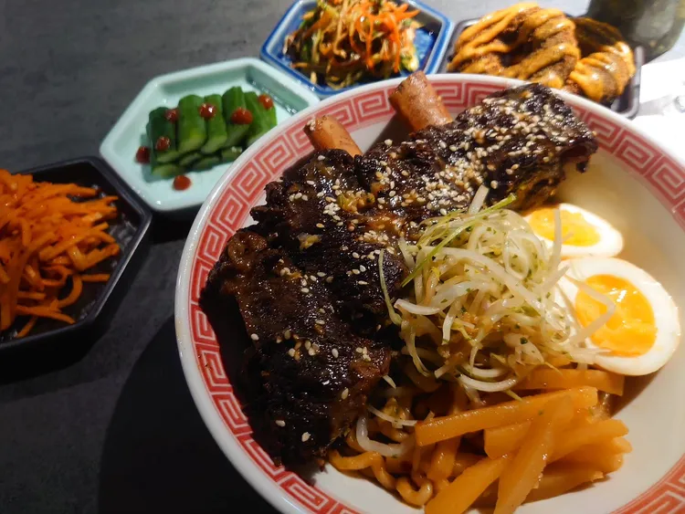 「麥謎實驗室」中西合璧的麵食料理相當驚人，整體套餐呈現有吃法式料理的氛圍。取自「麥謎實驗室」臉書專頁