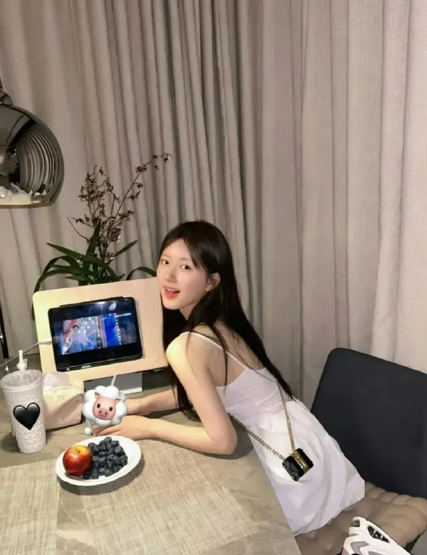 趙露思喜歡窩在家裡。翻攝趙露思小紅書