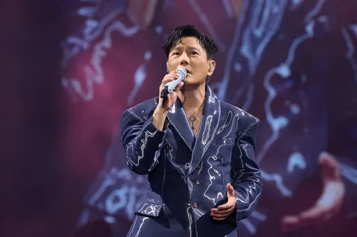 張信哲首度解鎖新疆開唱 唱到一半粉絲急尋專業開鎖