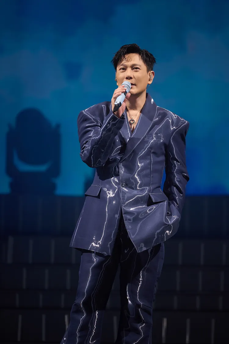 張信哲情歌令人聽得如痴如醉。潮水音樂提供