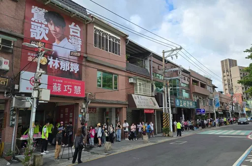 「全村的希望」林郁婷奪金牌!限量5000份海報一早被搶光