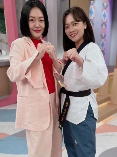 姜巧文曾上小S主持的《小姐不熙娣》。翻攝姜巧文IG