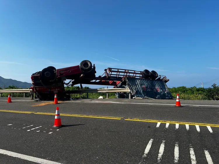 事故現場約要下五5點多才能排除。消防局提供