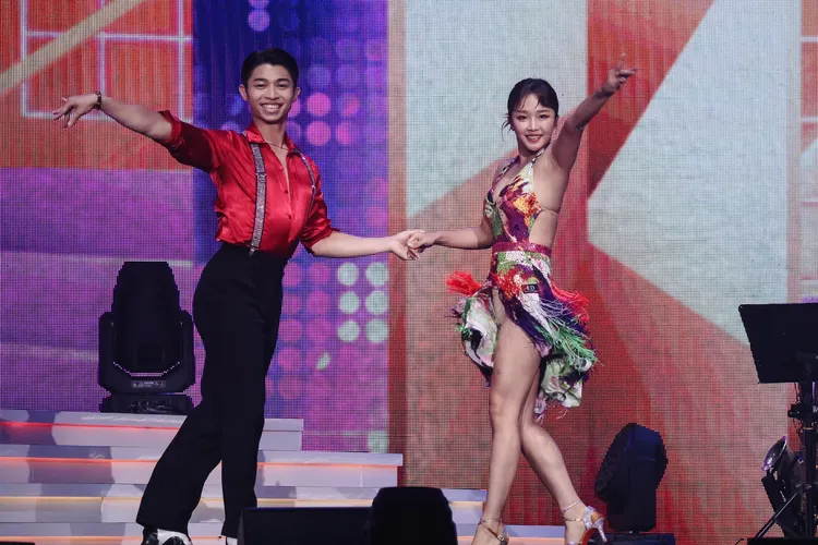 賴慧如與老公一同帶來國標舞演出。翻攝賴慧如臉書