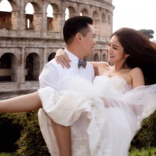 安以軒雖清空微博，但封面照仍放著兩人婚紗照。翻攝安以軒微博