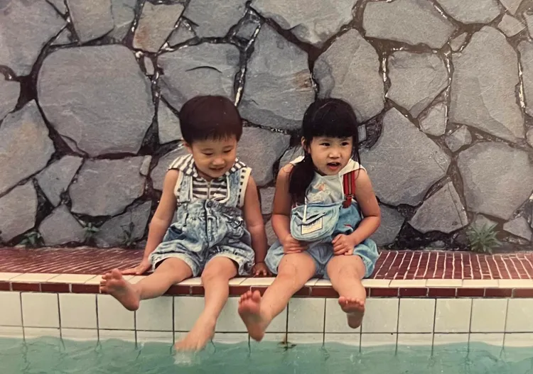 余祥銓、余苑綺兒時舊照。翻攝余祥銓FB