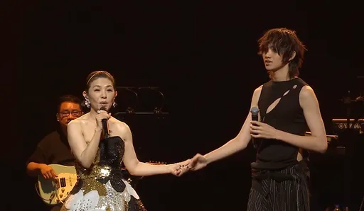 張清芳牽手小鮮肉畫面曝光　對方開她年紀玩笑秒變臉！合體恐最後一次