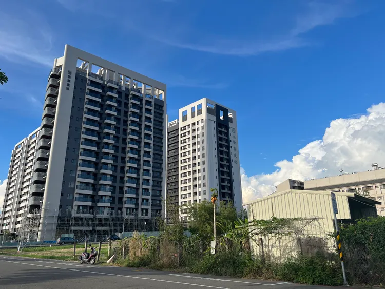 比價效應下讓各區房價出現一致性，當蛋白區大漲，也會影響市區房價持續走揚。葉家銘攝