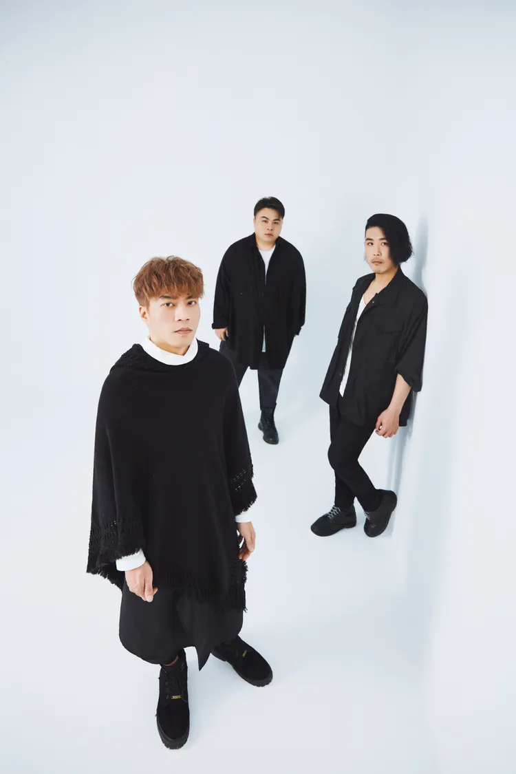 Mary See the Future的曲風以英式搖滾為基底，融合古典樂聲響結構。高流提供