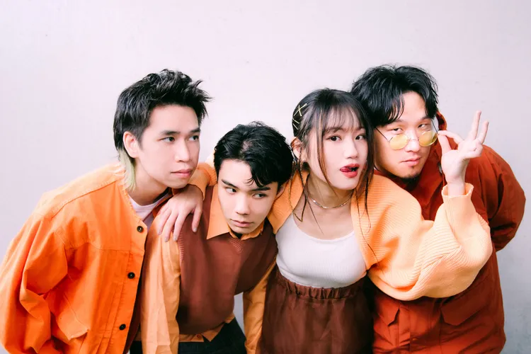 庸俗救星 Vulgar Savior是四人組合的另類搖滾樂團，加入Rock、R_B、Funk、迷幻、City Pop等。高流提供