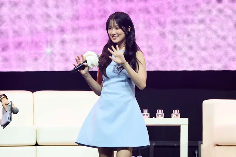 金惠奫上周末在台大體育館1樓舉行見面會。寬宏藝術提供