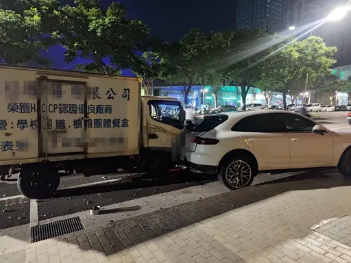 北市南港驚悚車禍　貨車追撞機車、保時捷！騎士成「夾心餅乾」傷重身亡