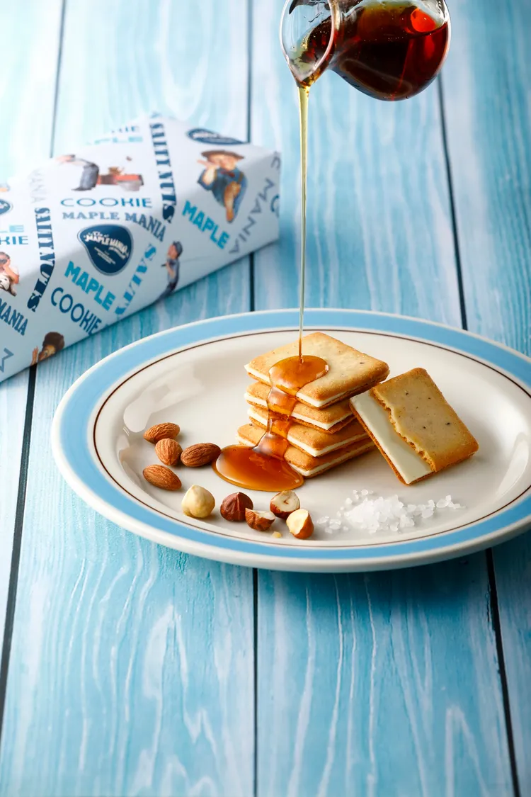 2024與日同步年度新品「楓糖鹹堅果夾心餅乾」，首發推薦9入包裝，售價450元。業者提供