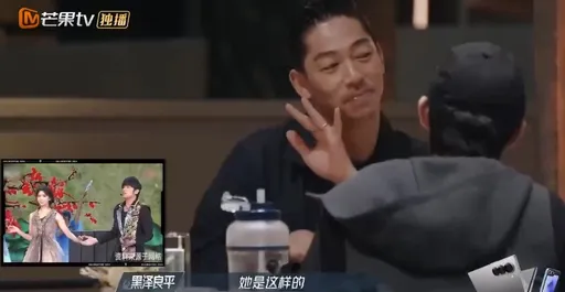 AKIRA俏皮模仿林志玲「比蘭花指」!老婆嬌媚與周杰倫13年前互動被挖出